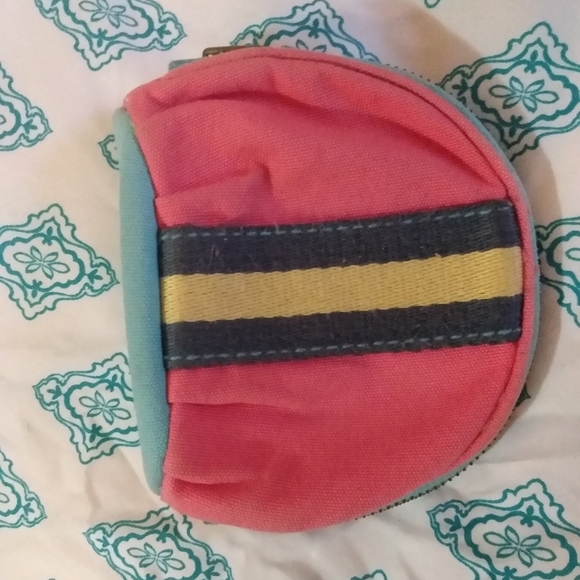 Gap change purse.☮️✌️♥️💑 - Picture 2 of 5